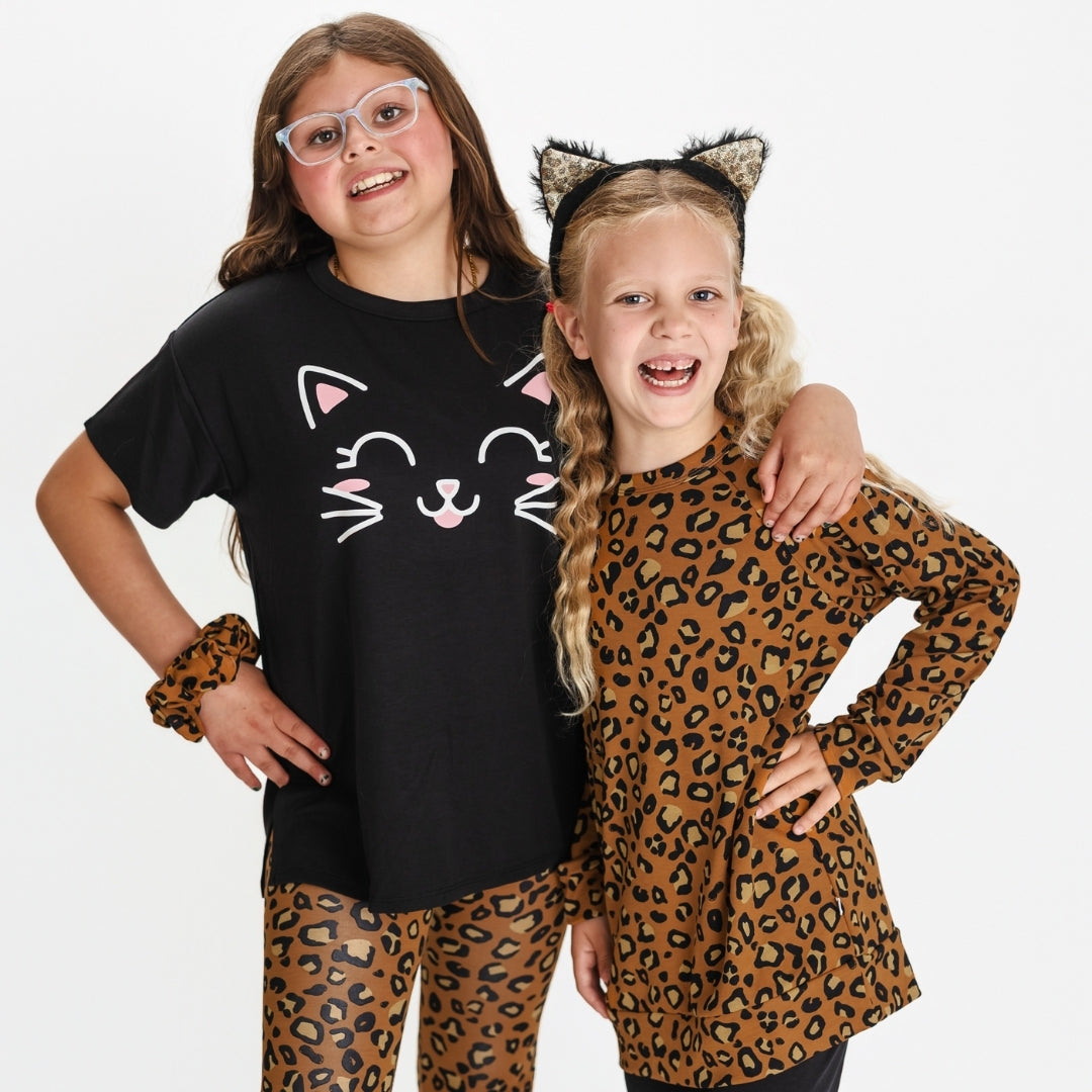 Youth Bamboo Oversize Graphic T-shirt | Kawaii Kitty in Black