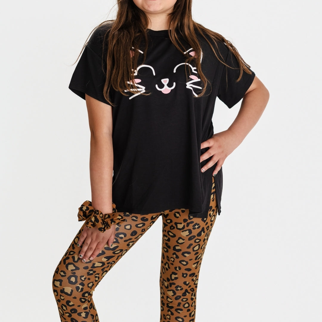 Youth Bamboo Oversize Graphic T-shirt | Kawaii Kitty in Black