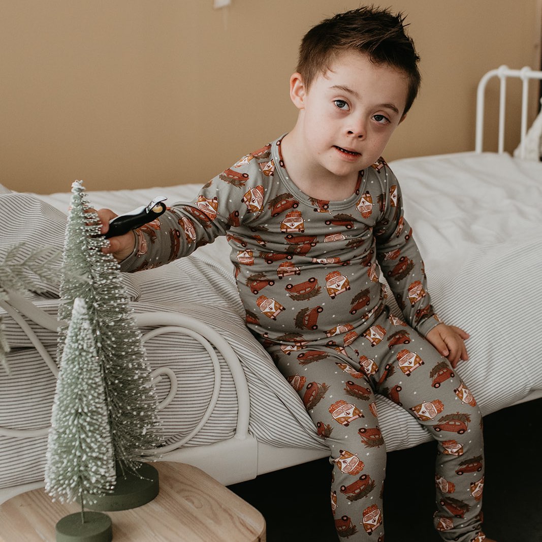 Kid's/Youth Long Sleeve Pajama Set | Christmas Transport