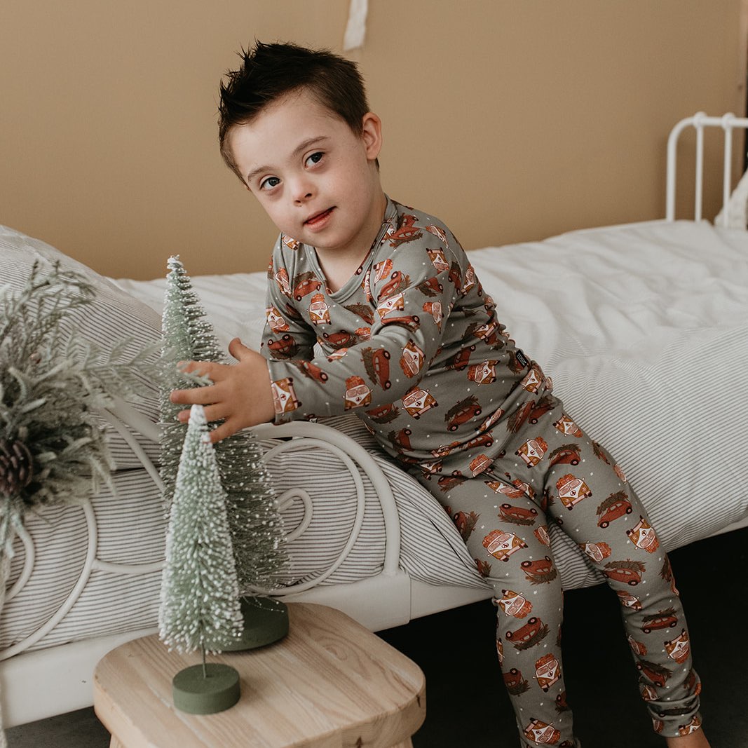 Kid's/Youth Long Sleeve Pajama Set | Christmas Transport